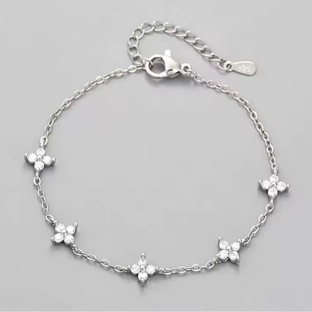Four Leaf Flower Bracelet Silver
